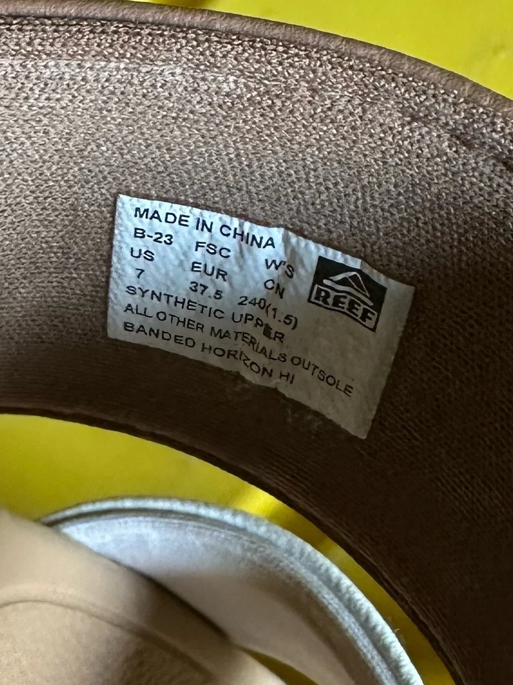REEF Two-Tone Slide Sandals in Tan and White EUC - size 7